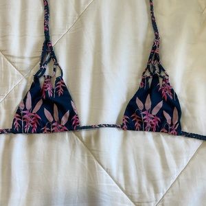 SIZE SMALL ACACIA TOP